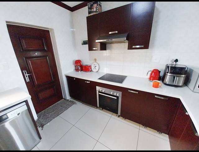 2 BEDROOM APARTMENT FOR SALE IN SUMMERSET
